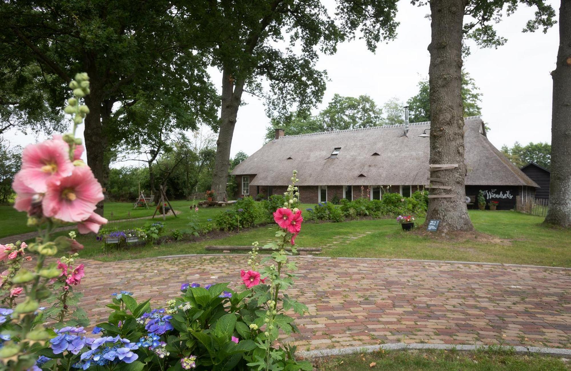 Groepshoeve Wiendsels Weerwille エクステリア 写真